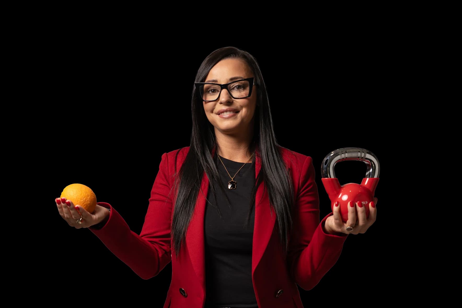 Milena z owocem i kettlebellem